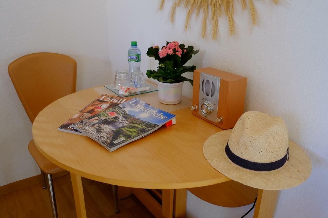 Ferienzimmer Zuelli Erlach Buitenkant foto